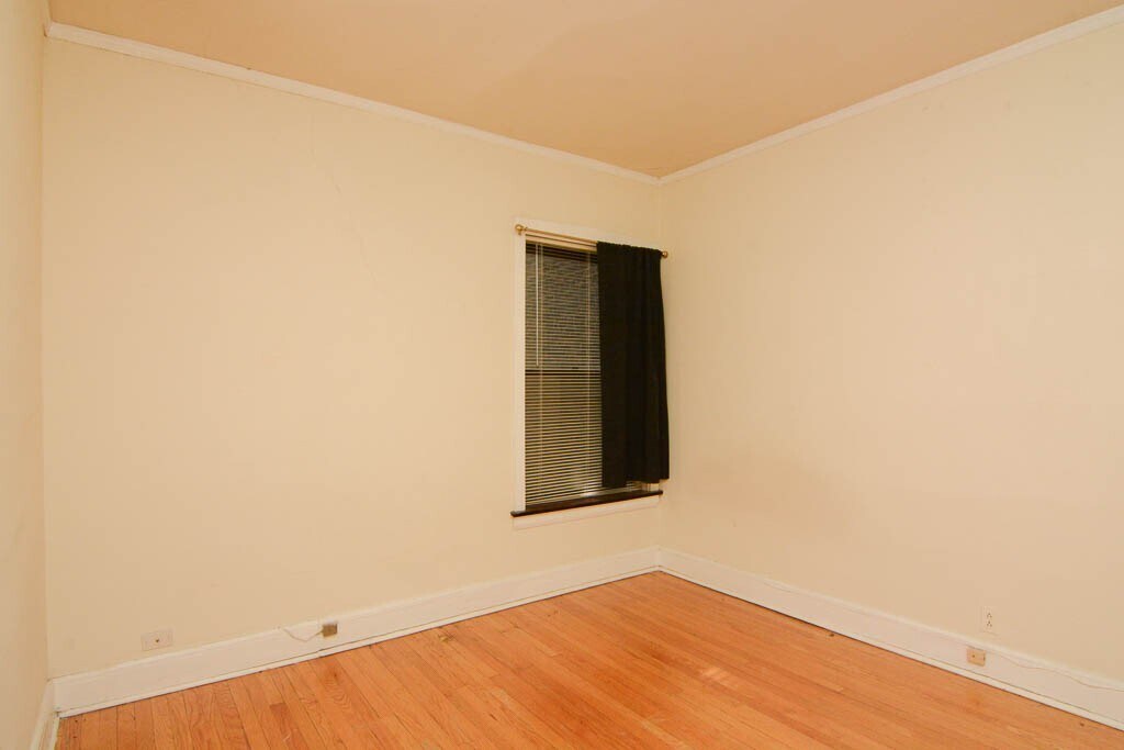 Building Photo - 1309 W Newport Ave