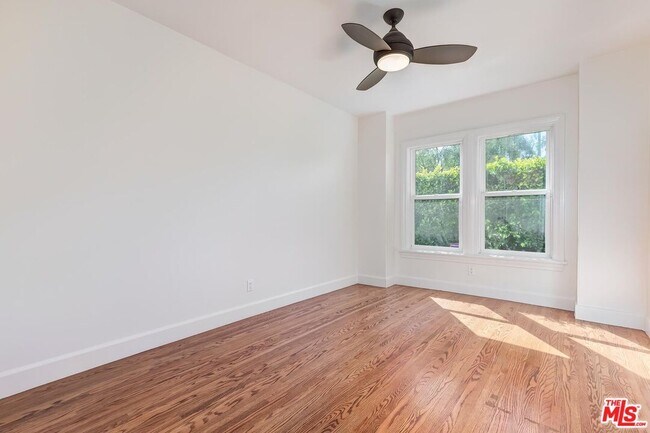 Building Photo - 503 N Vista St