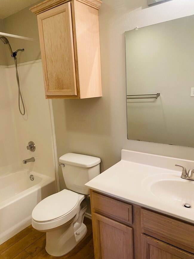 Building Photo - 3 bed 2 bath Frenship ISD