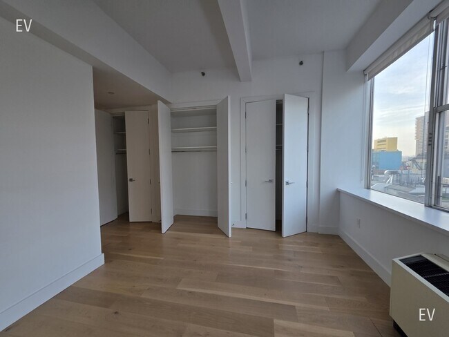 Building Photo - 50 Murray-ev1402