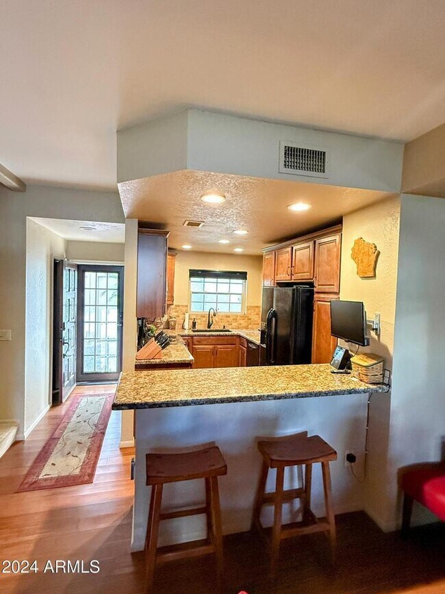 Building Photo - 10015 E Mountain View Rd