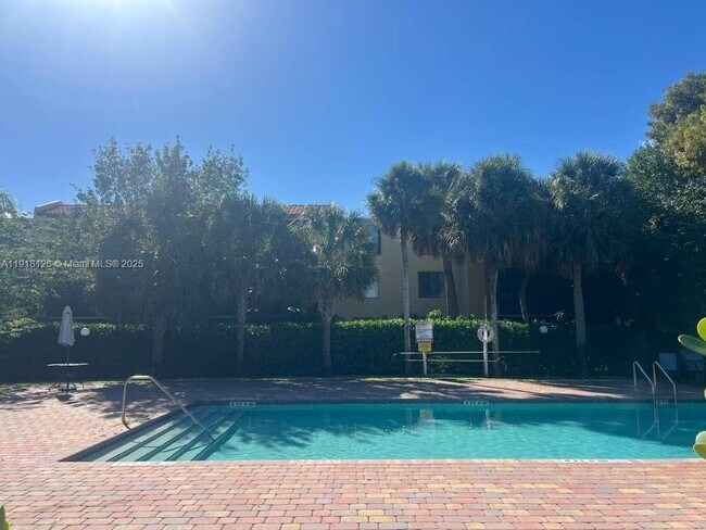 Building Photo - 721 SE 1st Way