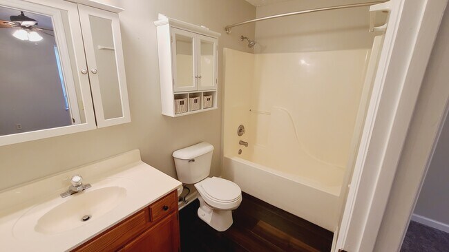 Building Photo - 2342 Benay Rd