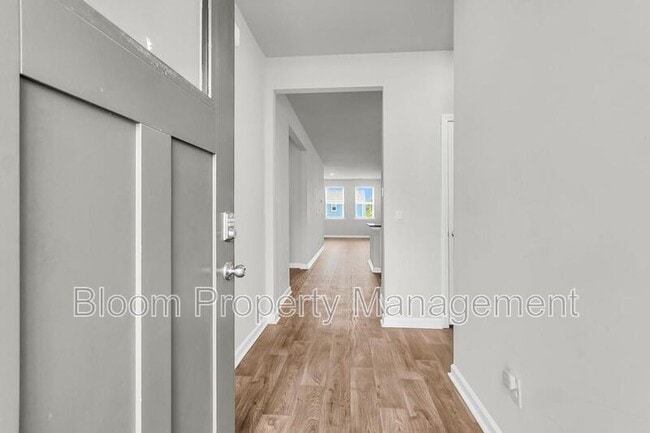 Building Photo - 151 Morning Vw Wy