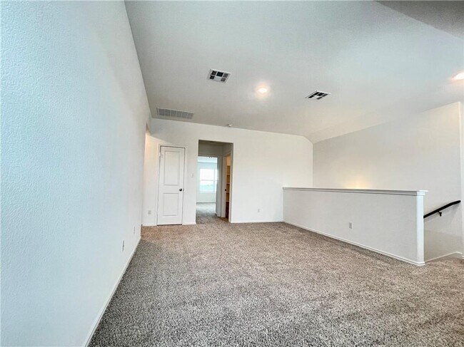Building Photo - 118 Canley Lp