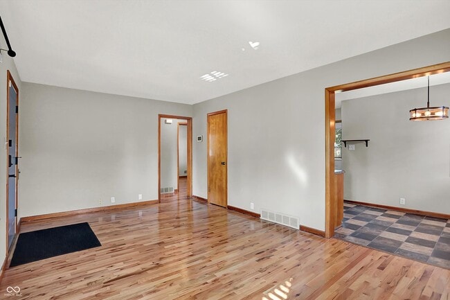 Building Photo - 1213 N Lesley Ave