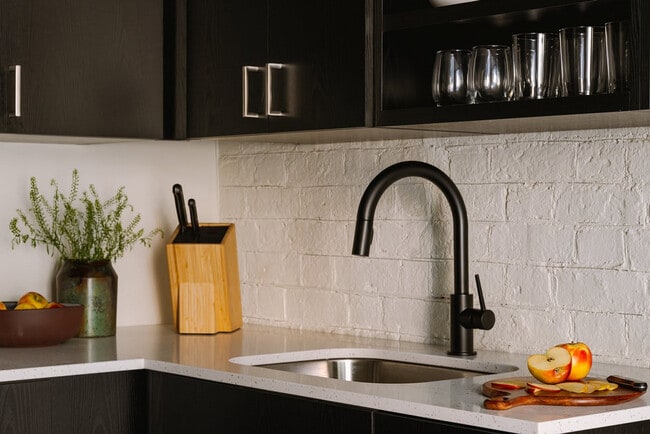 Building Photo - 77 9th St E