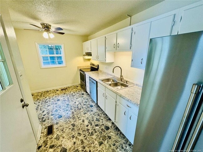 Building Photo - 1009 Louisburg Pl