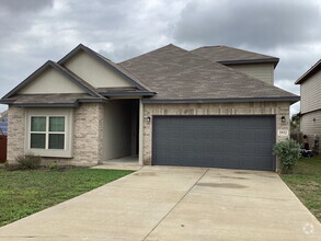Building Photo - Tucked Away in Highland Grove – Spacious 3...