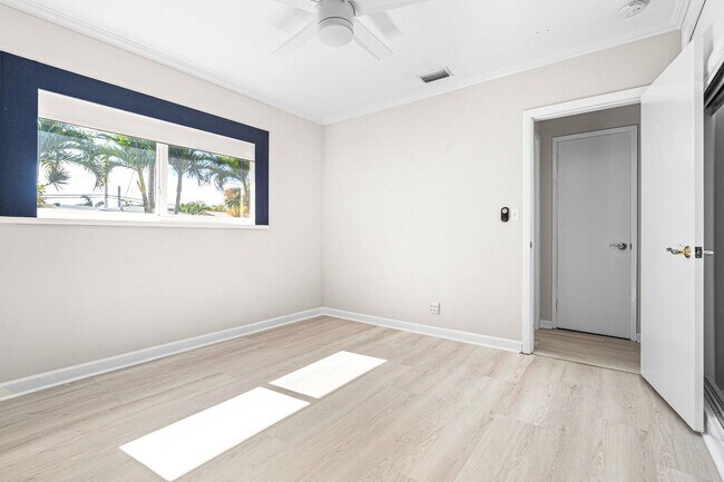 Building Photo - 1900 NE 19th St