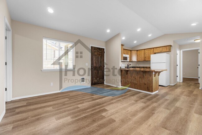 Building Photo - 2 Bedroom 1 Bath Home with Off-Street Parking Available in Coeur d'Alene!
