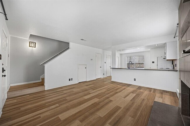 Building Photo - 8100 Dunn St