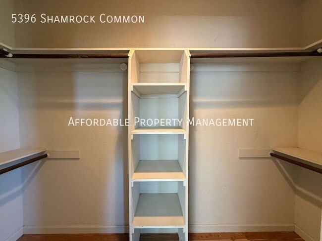 Building Photo - 5396 Shamrock Common