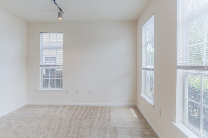 The Pointe At New Town 4375 New Town Ave Williamsburg VA 23188