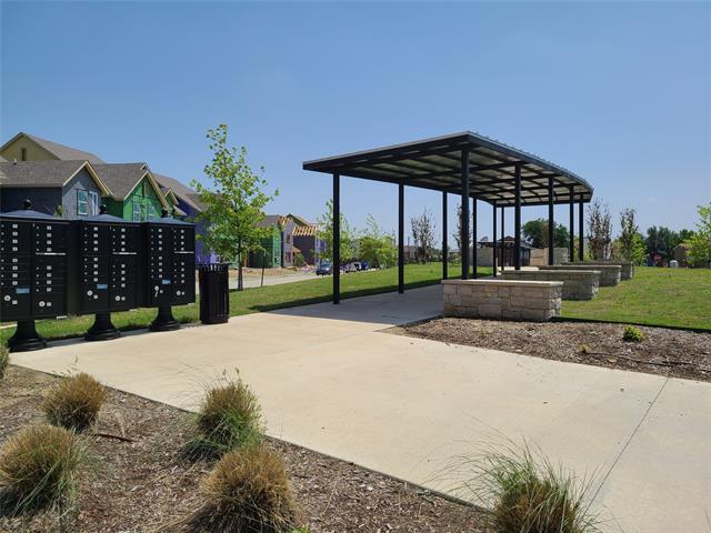 Building Photo - 6820 Meadow Crest Dr