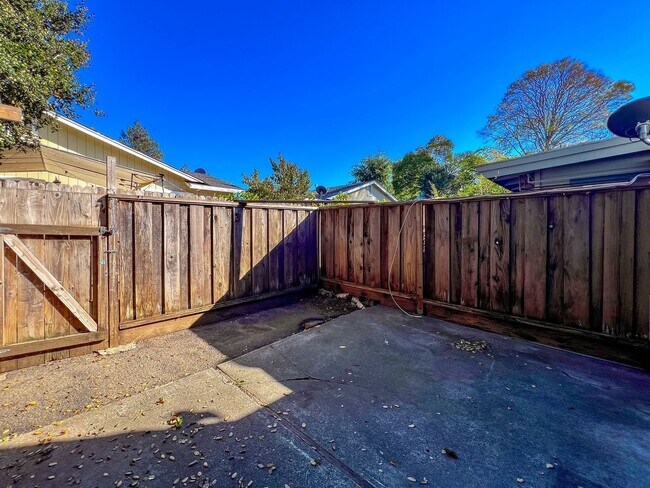 Building Photo - Parrish Road, 2186-2192