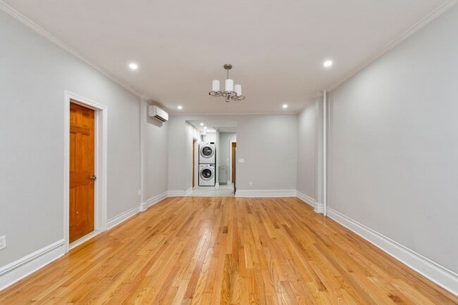 Building Photo - 392 Adelphi St