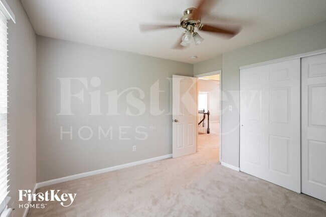 Building Photo - 1813 Highcrest Dr