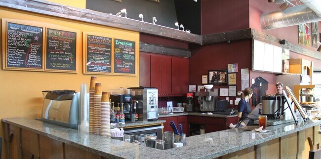 Building Photo - 1221 WELCH ST