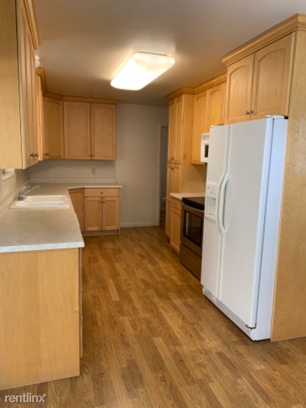 Building Photo - 5 br, 2 bath House - 1070 N 500 E
