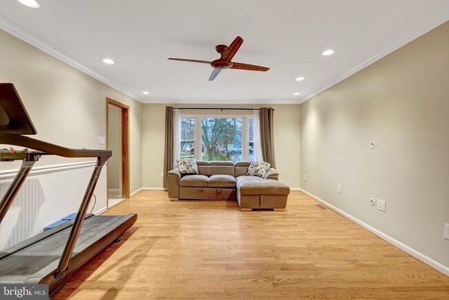 Building Photo - 2230 Carmichael Dr