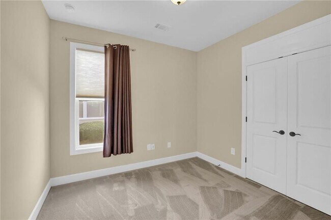Building Photo - 3708 Majestic Oak Dr SW