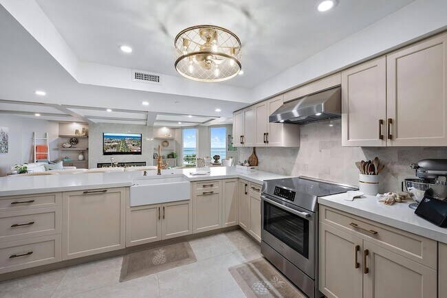 Building Photo - 176 Helios Dr
