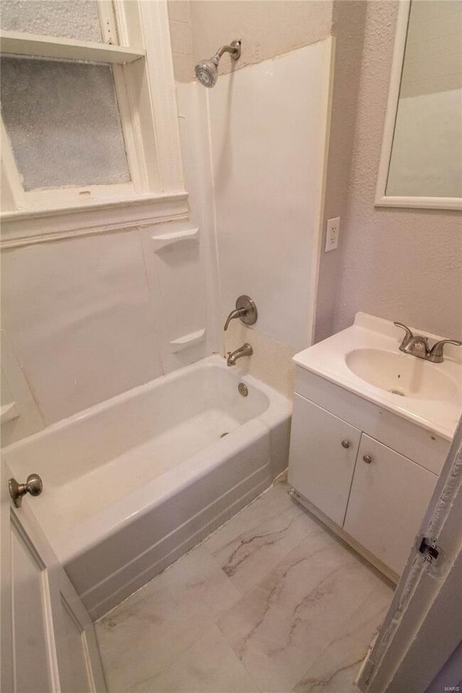 Building Photo - Dover