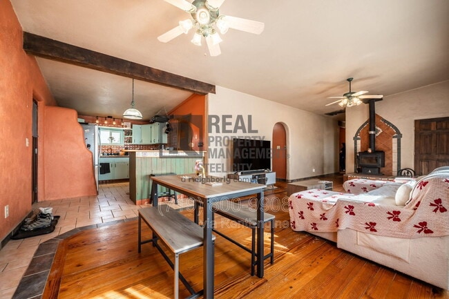 Building Photo - 531 E Milt Dr