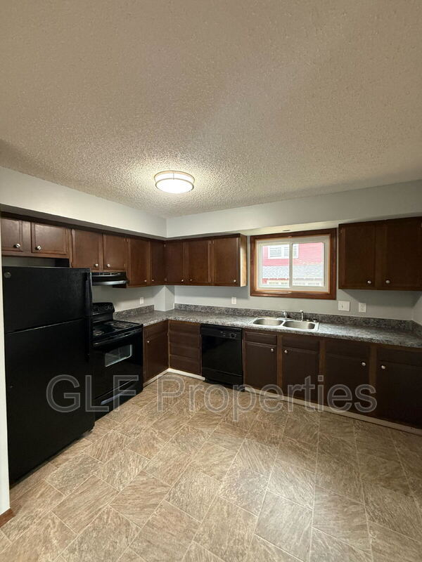 Building Photo - 46 Bradford St