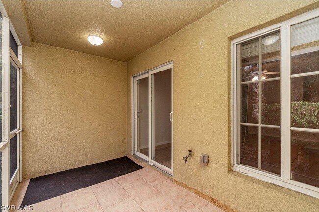 Building Photo - 9430 Ivy Brook Run
