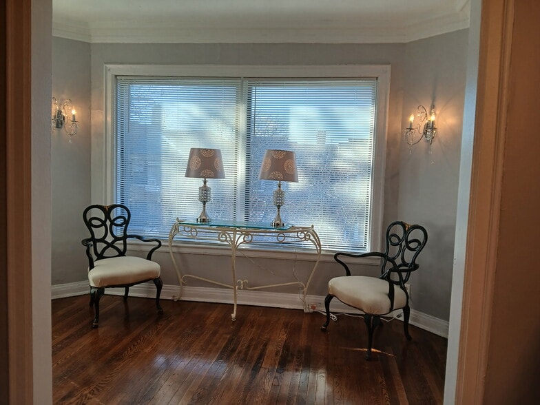 Building Photo - 6843 S Merrill Ave