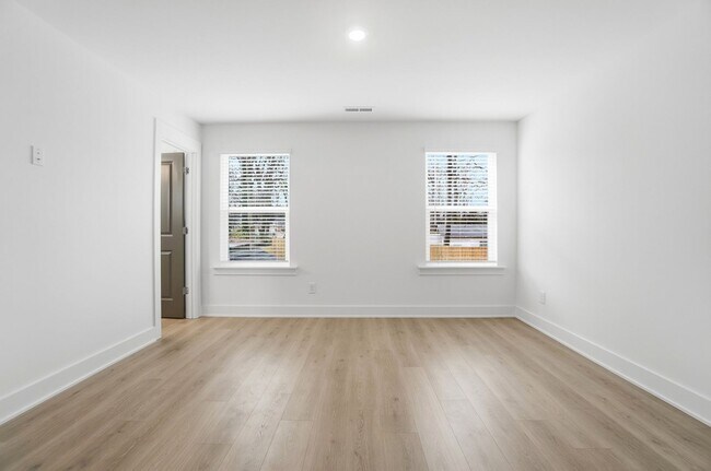 Building Photo - Bright & Modern New Construction Townhome