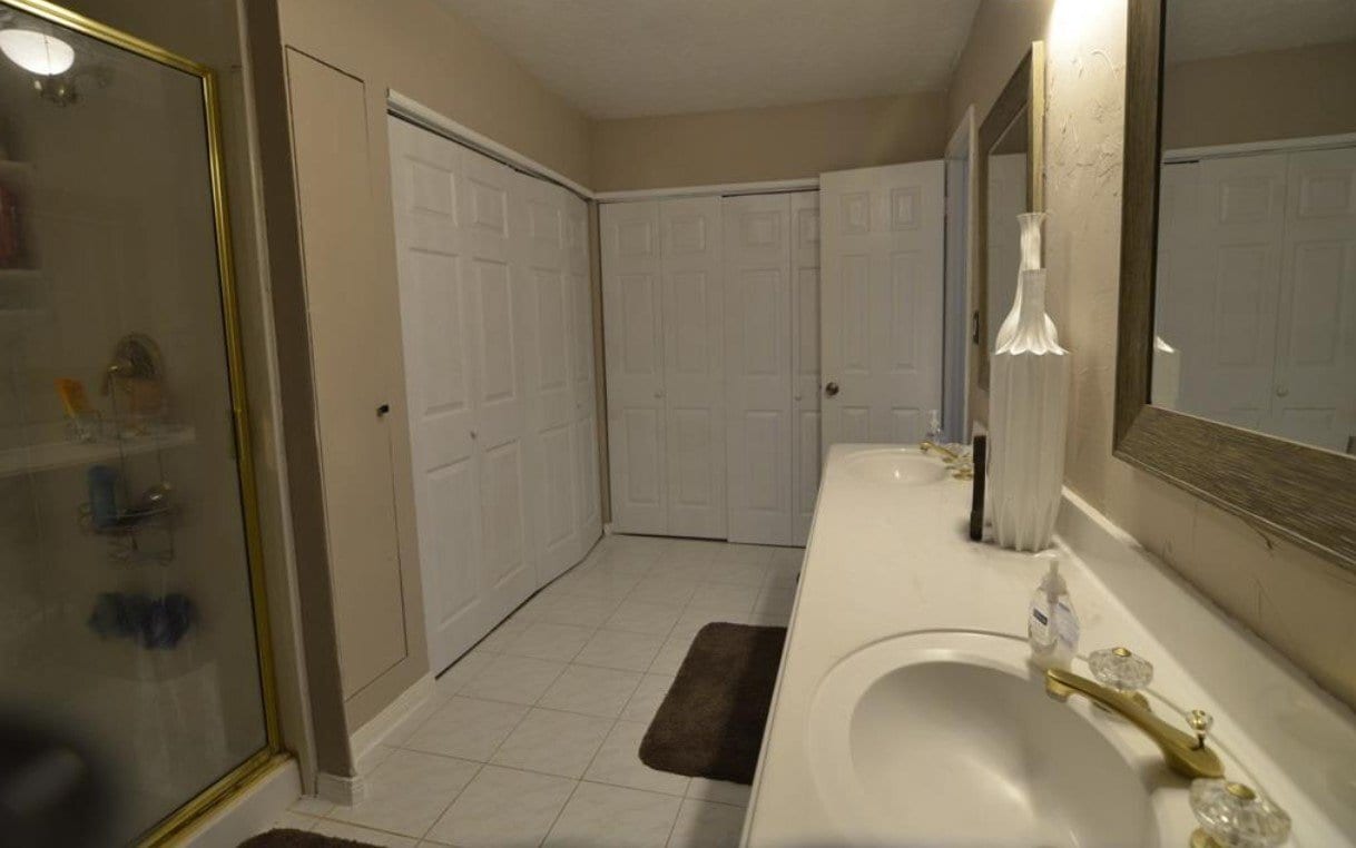 Building Photo - 2922 Double Lake Dr