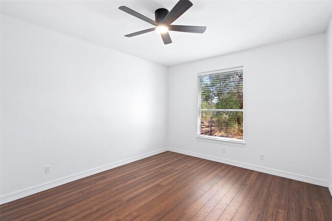 Building Photo - 485 Canna Lily Cir