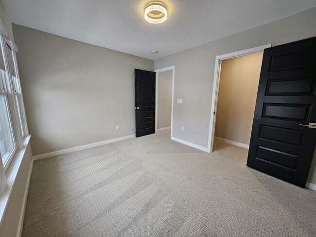 Building Photo - 228 Oakhurst Wy