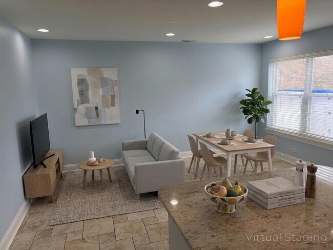 Building Photo - 6540 S Kenwood Ave