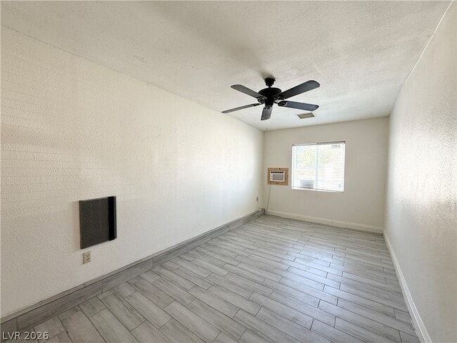 Building Photo - 405 S 15th St