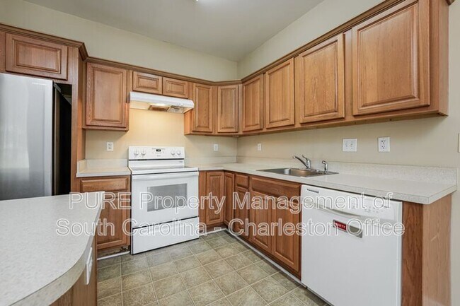 Building Photo - 148 Grand Oaks Dr