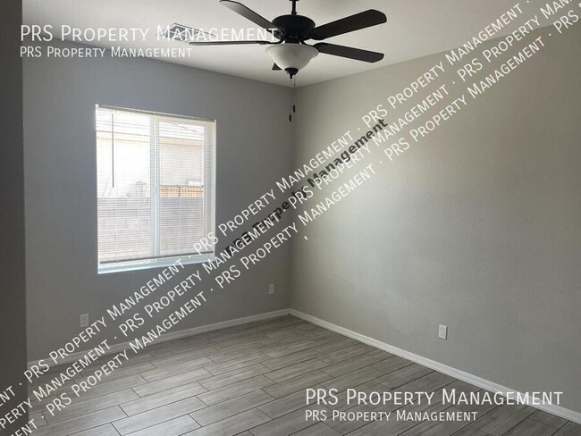 Building Photo - 34909 N Palm Dr