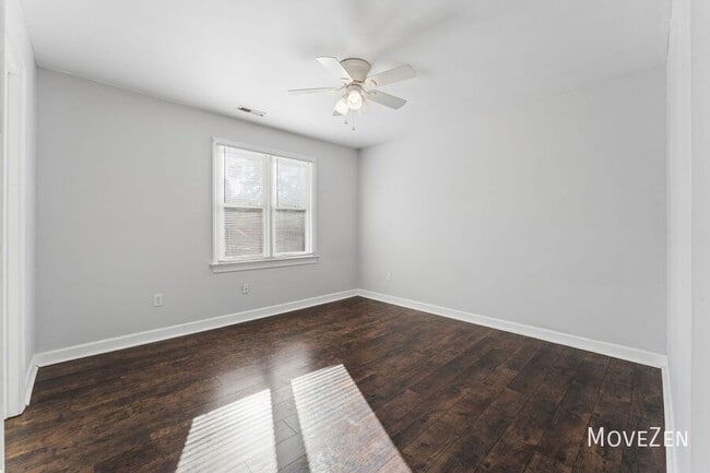 Building Photo - 134 Sanair Ct