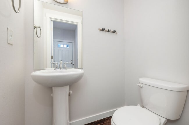 Building Photo - 5903 185th Ct NE