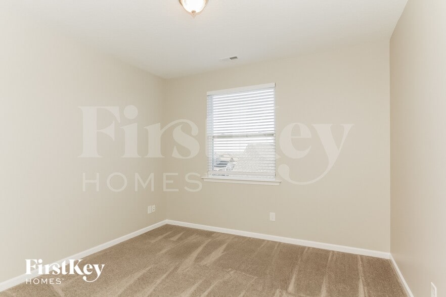 Building Photo - 9829 Skybluff Cir