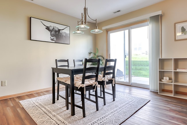 Building Photo - 3530 McLaughlin Dr