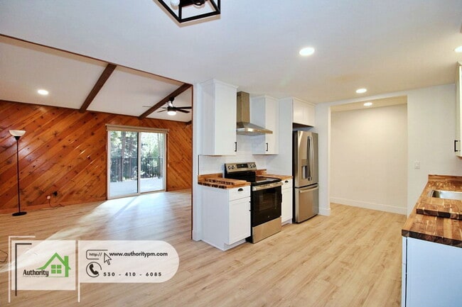 Building Photo - 30522 Sleepy Hollow Dr