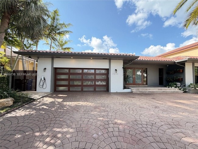 Building Photo - 3200 NE 165th St