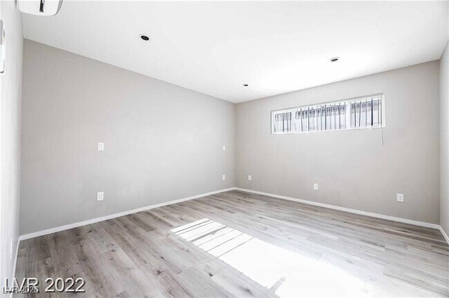 Building Photo - 2201 Fairfield Ave