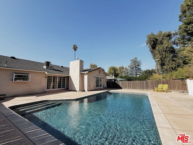 Building Photo - 5932 Cahill Ave