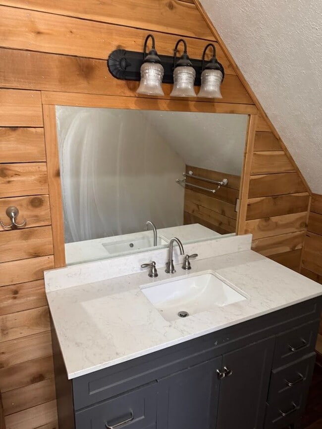 Building Photo - 2 Homes on 6-acres!