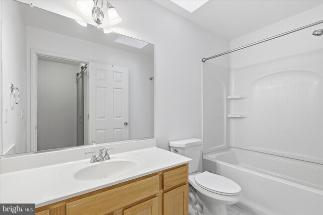 Building Photo - 5534 Franklin Blvd